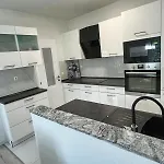 Kameni Dvori - Family With Pool & Jacuzzi For 8 Casa vacanze Imotski