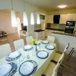 Kameni Dvori - Family With Pool & Jacuzzi For 8 Casa vacanze *